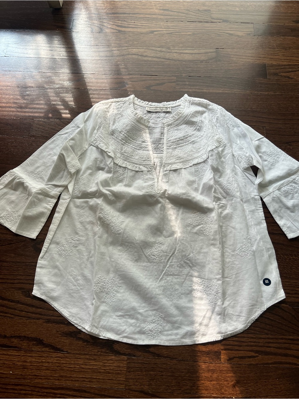 Abercrombie & Fitch White Embroidered Blouse